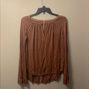 Brown long sleeved American Eagle top